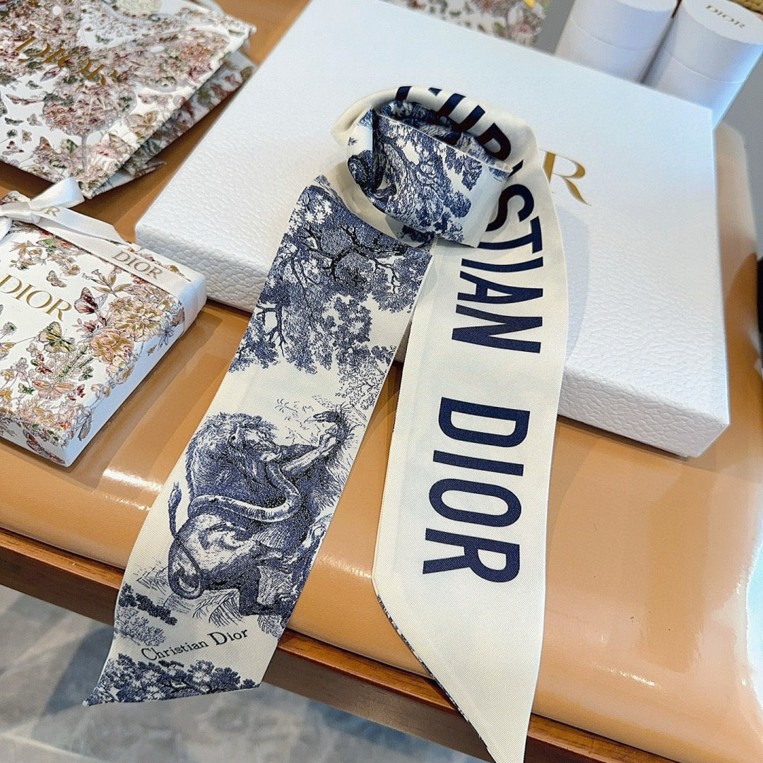 New twill silk square scarf