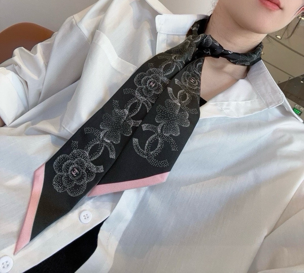 Super beautiful silk scarf with diagonal silk and super strong luster