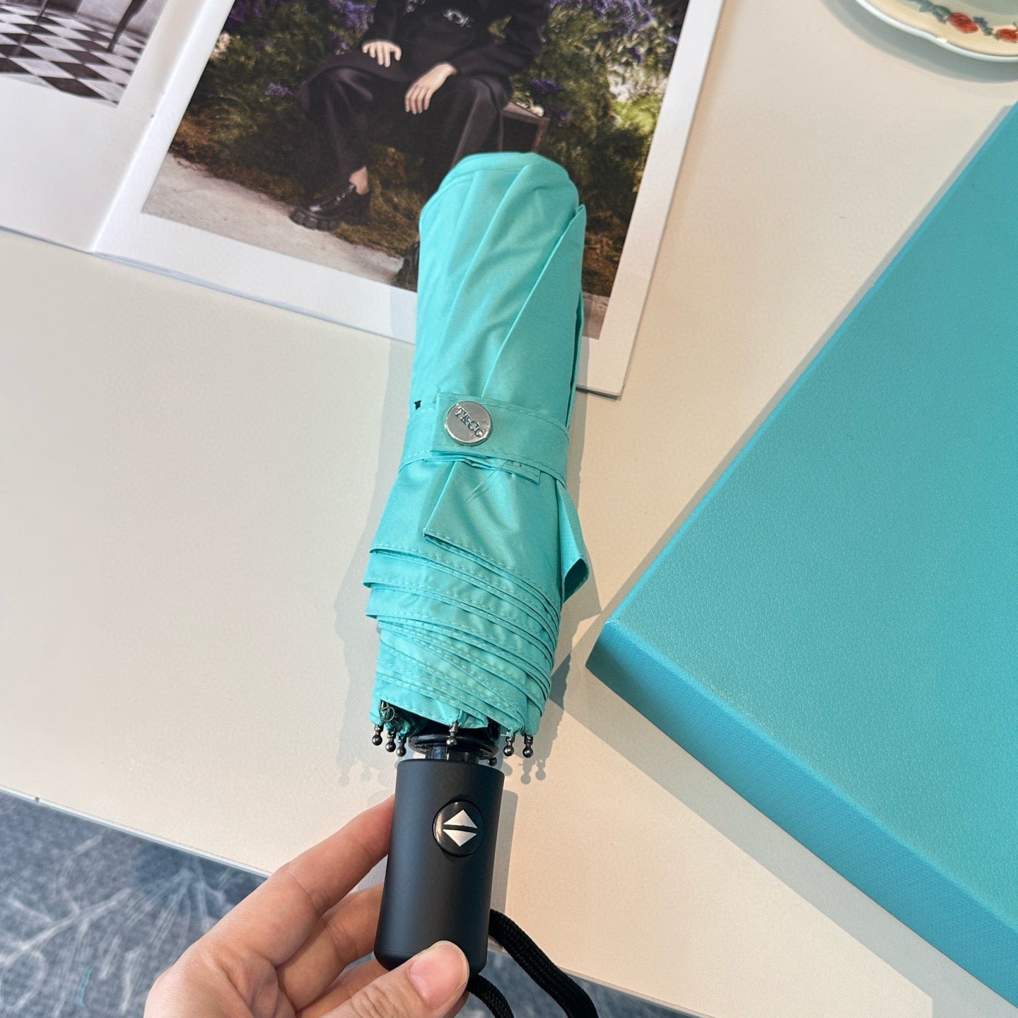 3-piece set of intelligent temperature display insulated cup ➕ Hand crafted signature pen with copper rod ➕ Super wind resistant 8-bone sunny umbrella