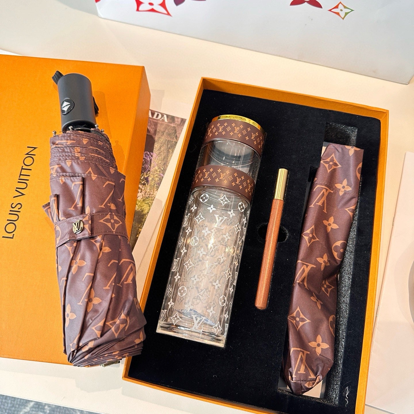 3-piece set of glass cups ➕ ballpoint pen ➕ Super wind resistant 8-bone sunny umbrella