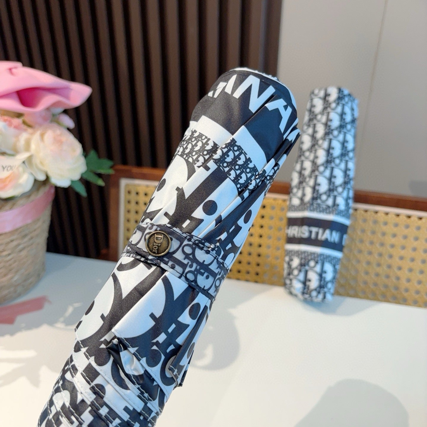 Triple fold automatic folding umbrella