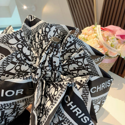 Triple fold automatic folding umbrella