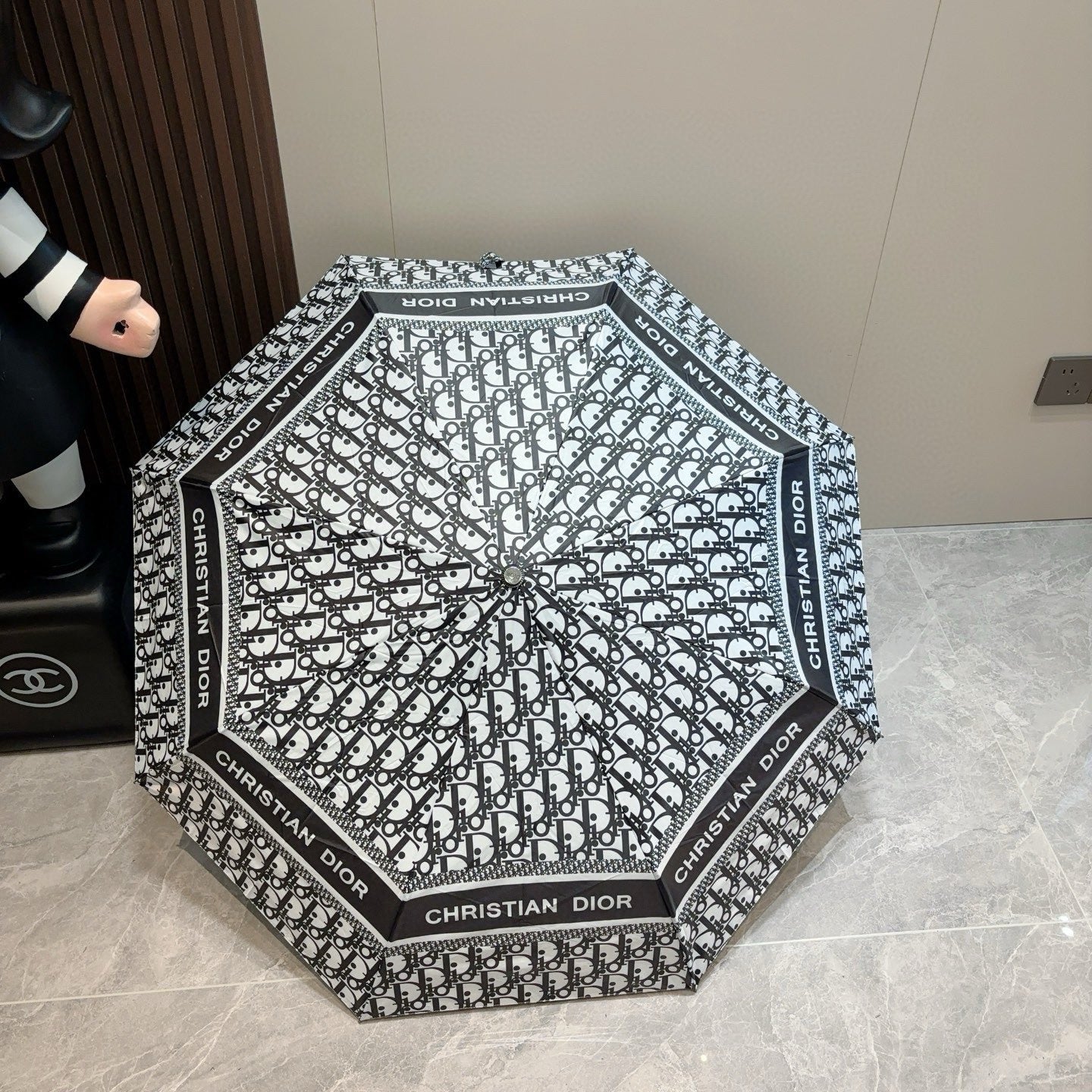 Triple fold automatic folding umbrella