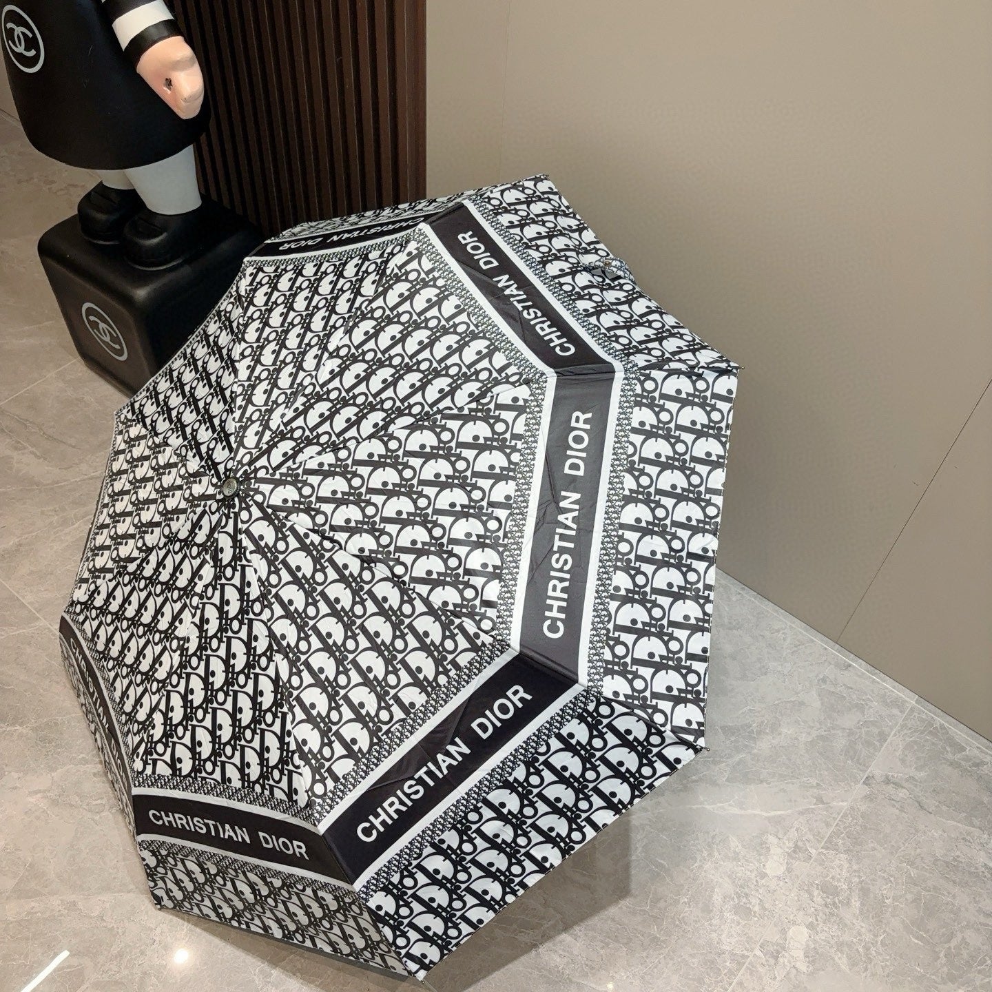 Triple fold automatic folding umbrella