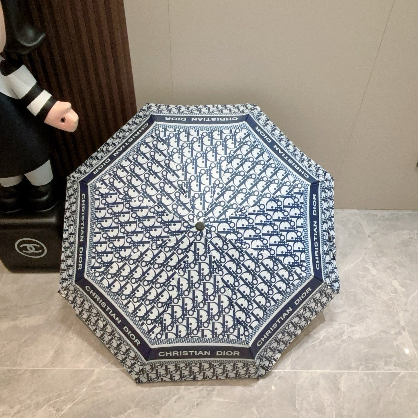 Triple fold automatic folding umbrella