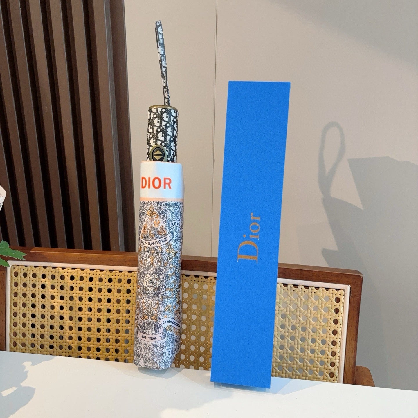 Triple fold automatic folding umbrella