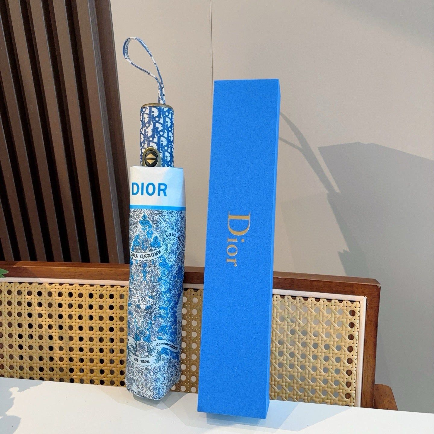 Triple fold automatic folding umbrella