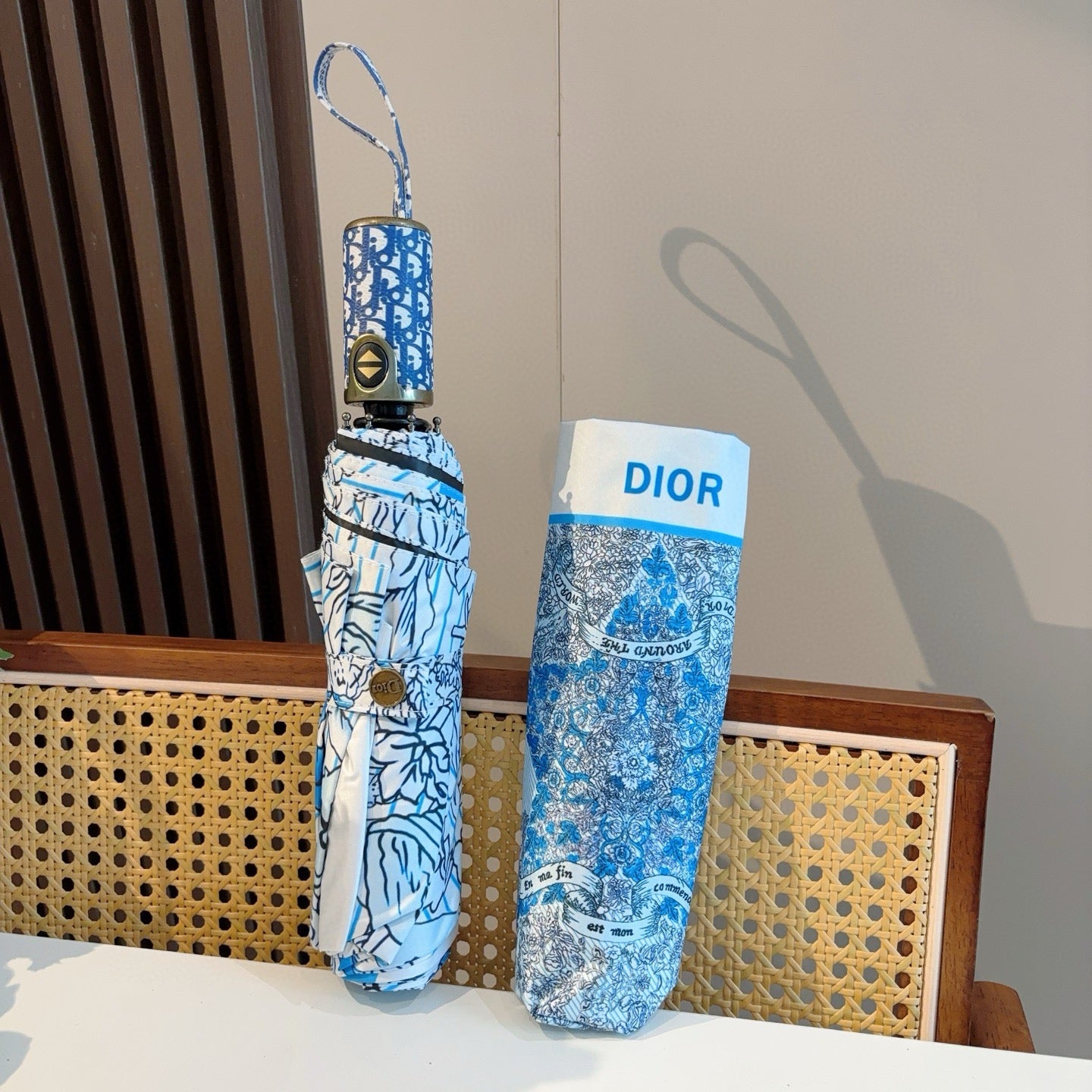 Triple fold automatic folding umbrella