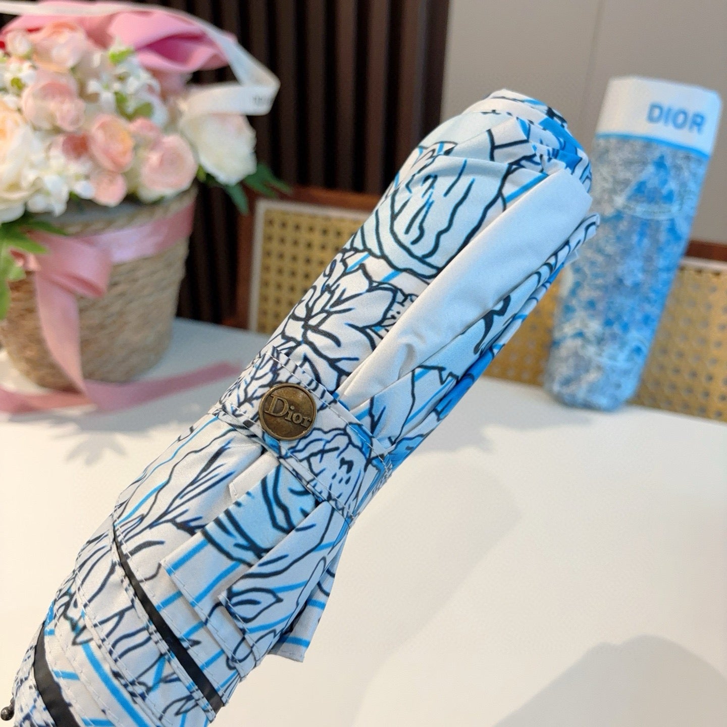 Triple fold automatic folding umbrella