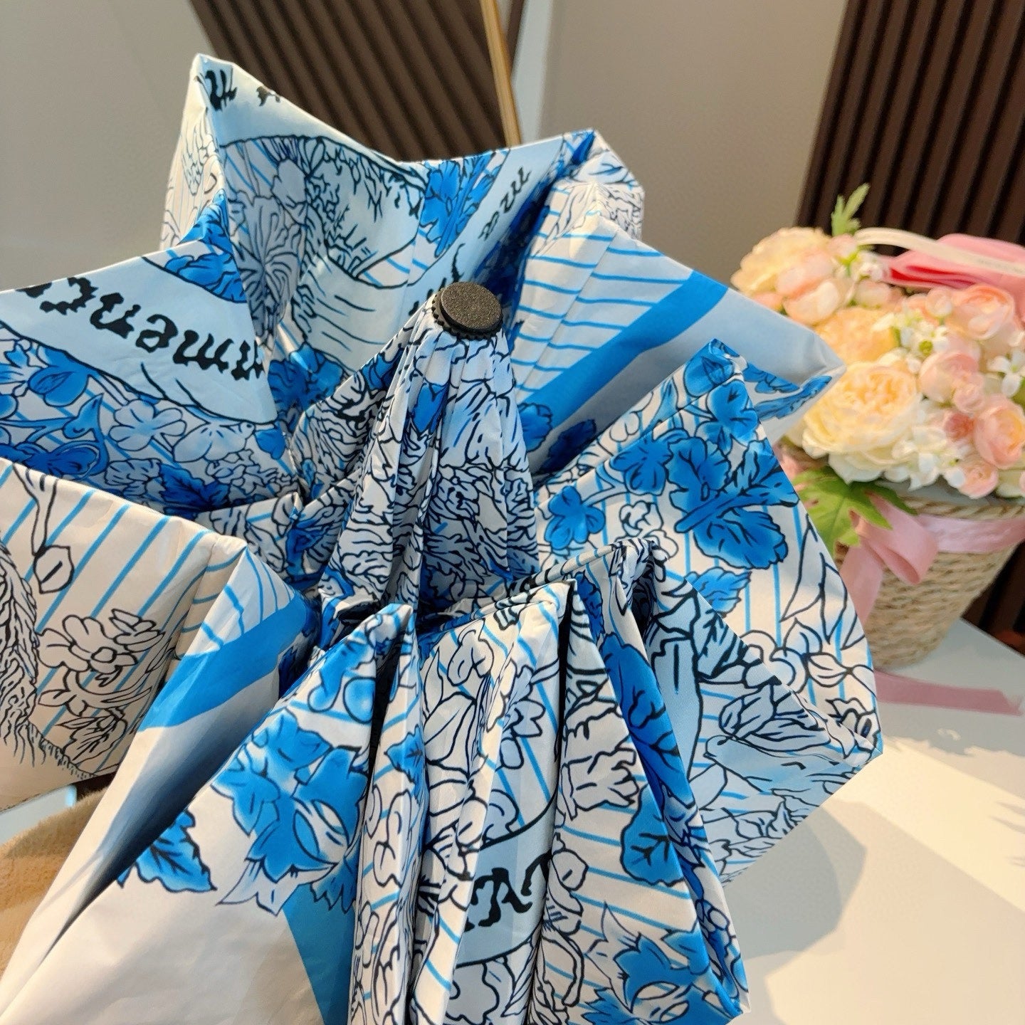 Triple fold automatic folding umbrella