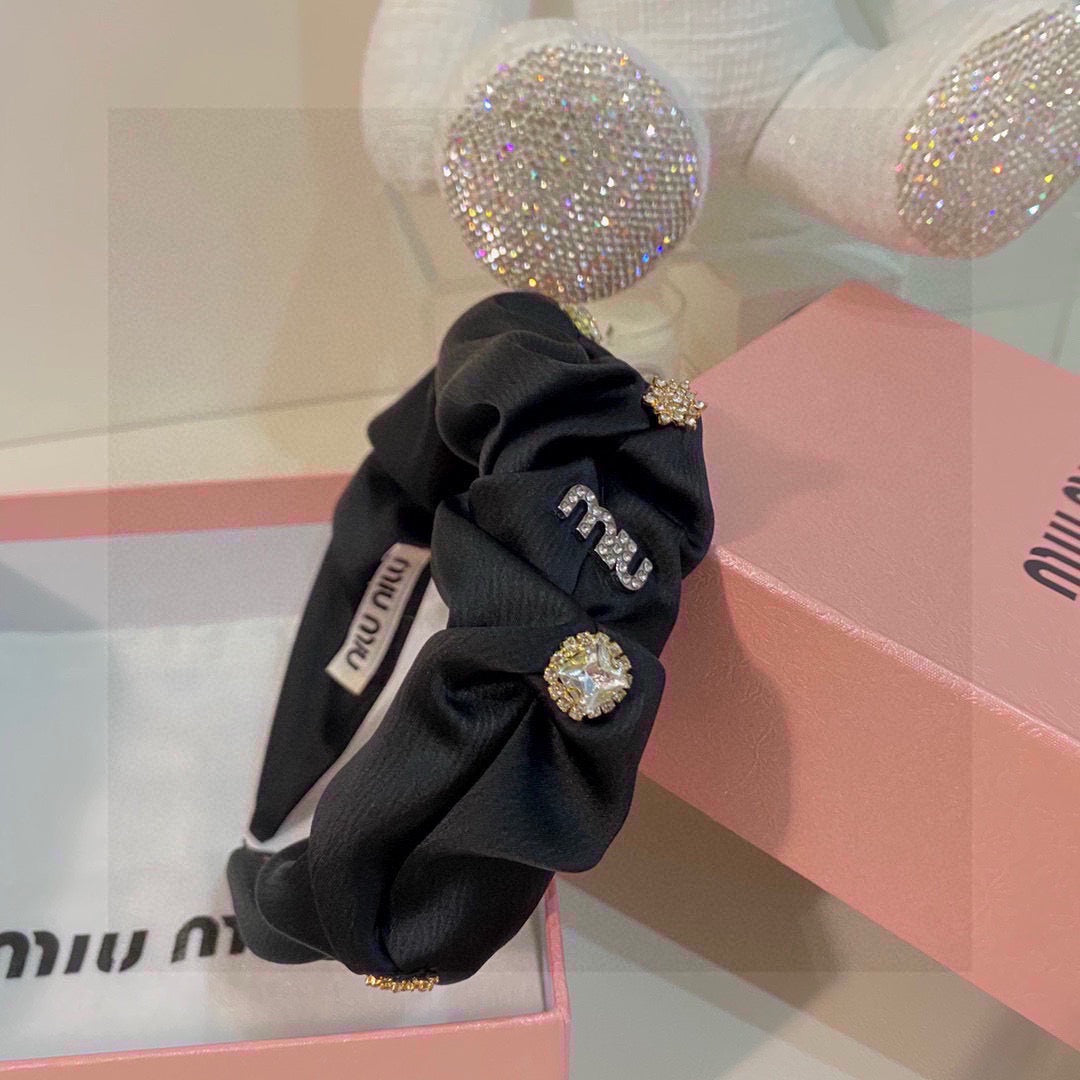 Spring and summer pearl flower bud headband