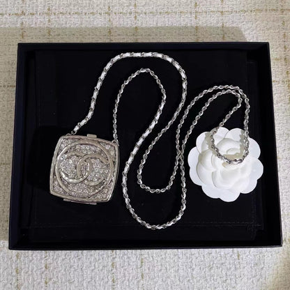 25 early spring series diamond powder bag is sparkling and attractive