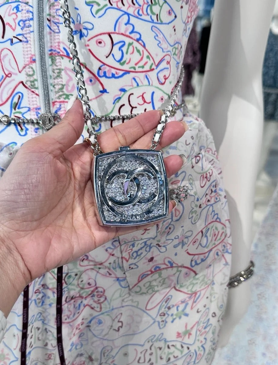 25 early spring series diamond powder bag is sparkling and attractive