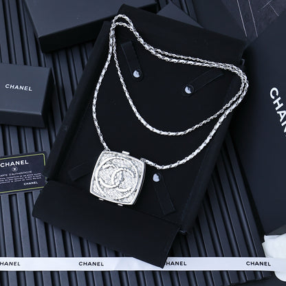 25 early spring series diamond powder bag is sparkling and attractive