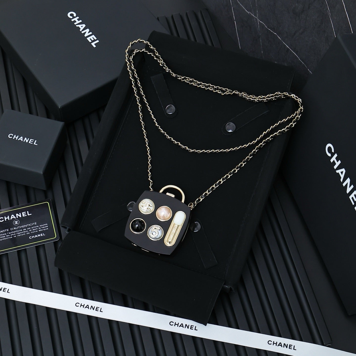 Eye shadow box, also known as mini dinner bag, a popular eye shadow messenger bag