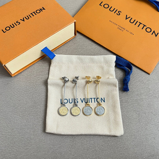 ear stud 🔹🔹 The explosive shipment design is unique, retro and avant-garde.