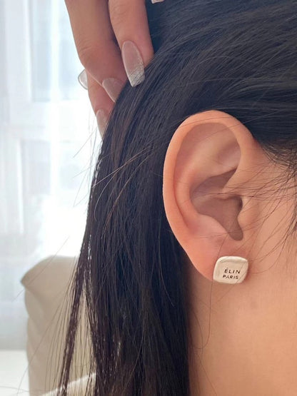 Earstuds are simple and fashionable✨✨