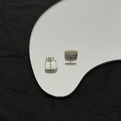 Earstuds are simple and fashionable✨✨