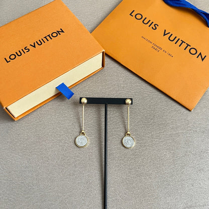 ear stud 🔹🔹 The explosive shipment design is unique, retro and avant-garde.