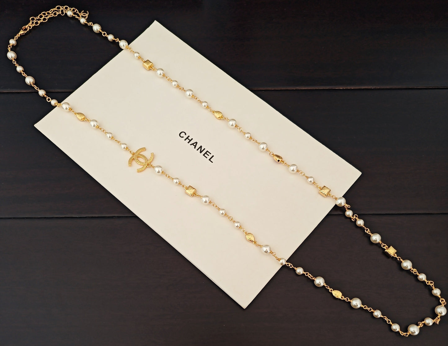 Latest model 🆕🆕 Golden Diamond Pearl Sweater Chain