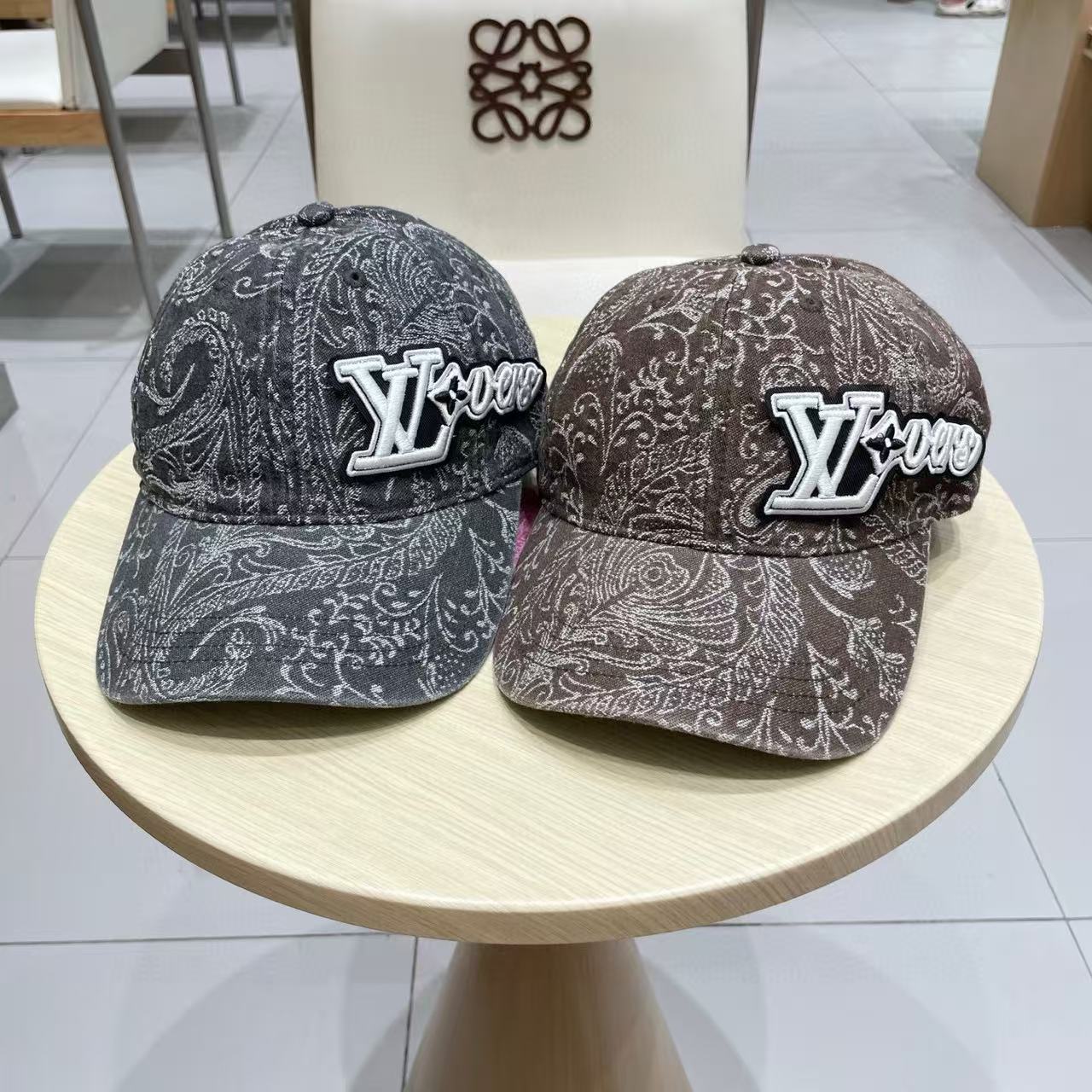 Baseball cap with dark print denim