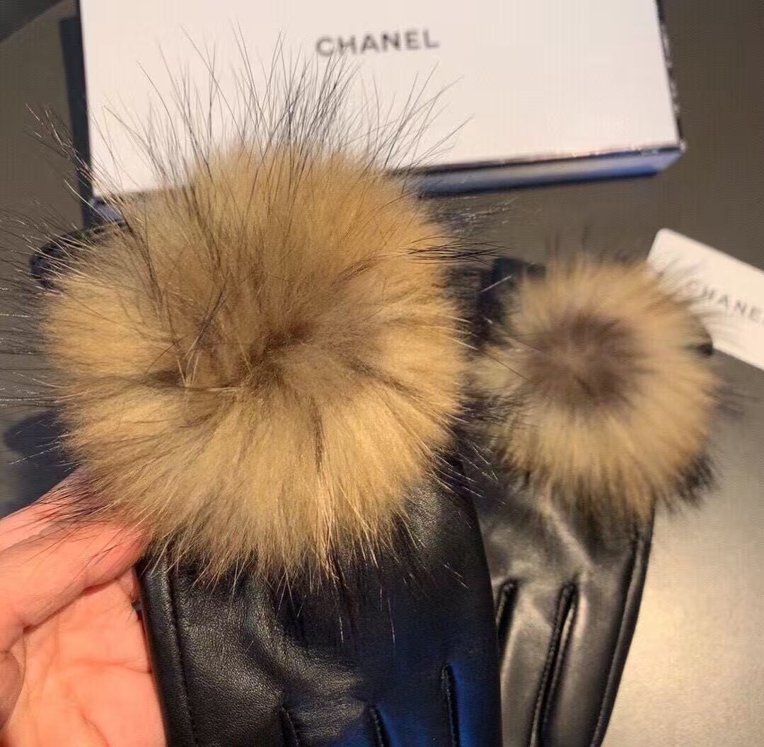 2025 Winter Fox Hairball Touchscreen Gloves