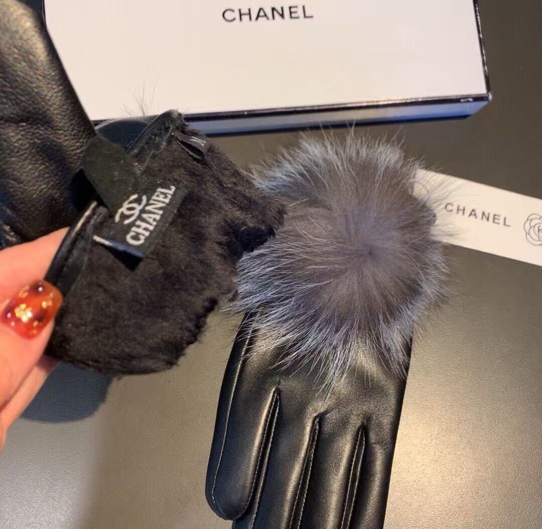 2025 Winter Fox Hairball Touchscreen Gloves