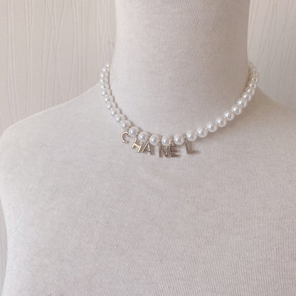 Fashionable Pearl Letter Pendant Necklace