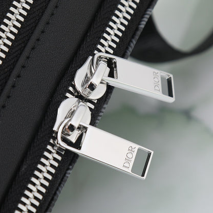 Elegant and practical clutch messenger bag