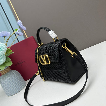 Woven small bags