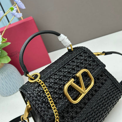 Woven small bags