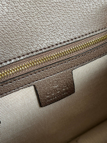 Square retro style tote bag