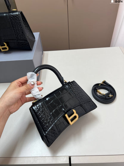 Hourglass bag