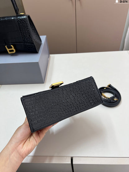 Hourglass bag