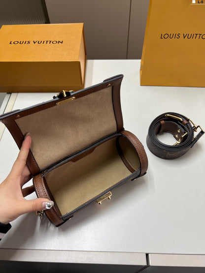 Cylindrical shaped bag
