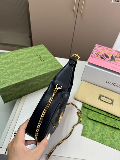 Crescent bag