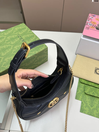 Crescent bag