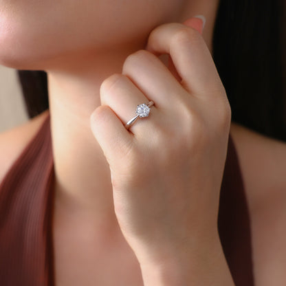 Six-claw S925 sterling silver moissanite ring, niche high-end ring for women