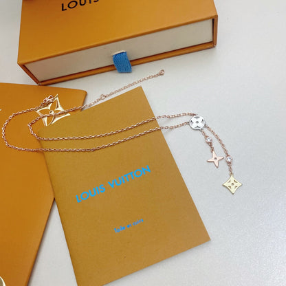 Idylle Blossom Pendant Necklace